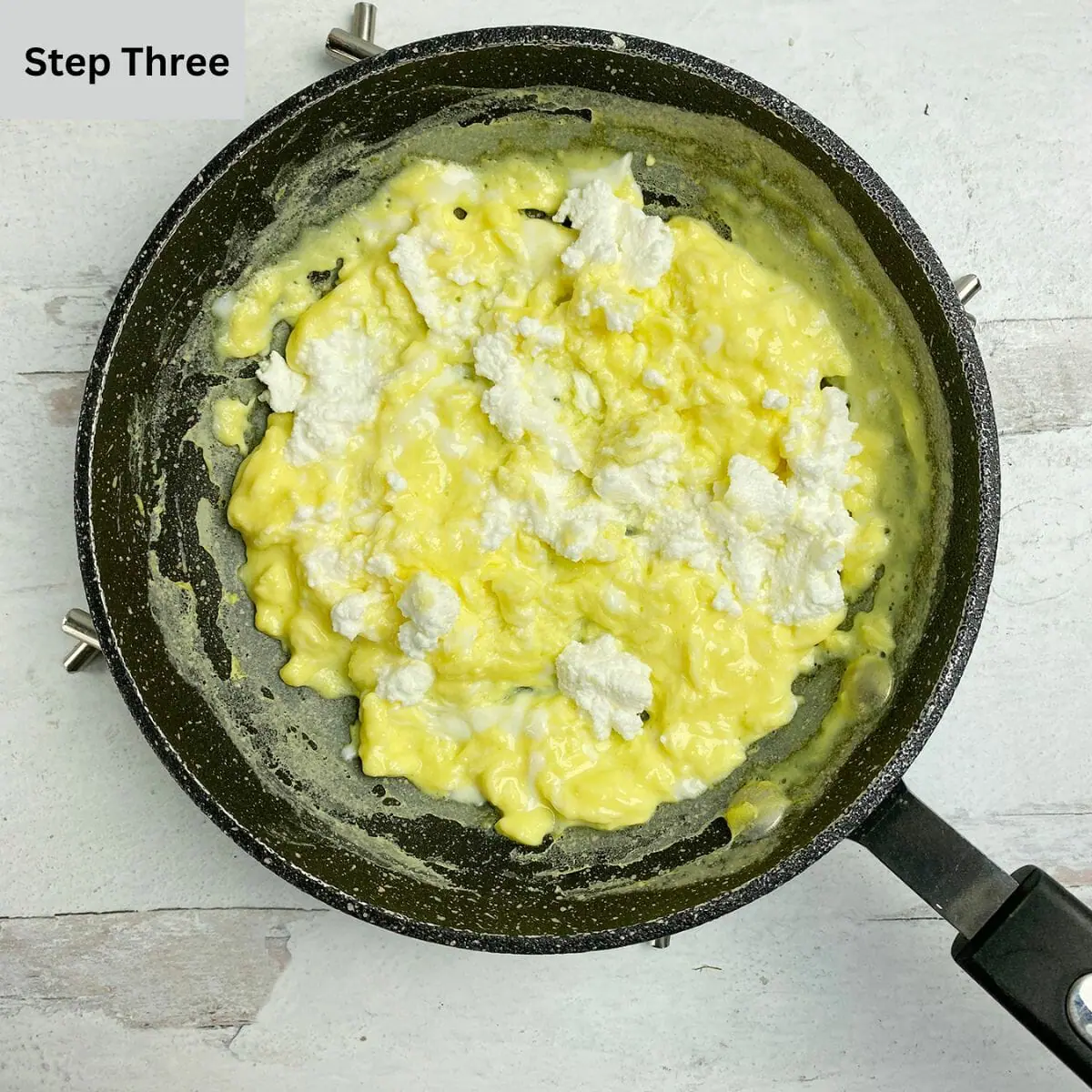 Cast-Iron Scrambled Eggs Recipe: How to Make It